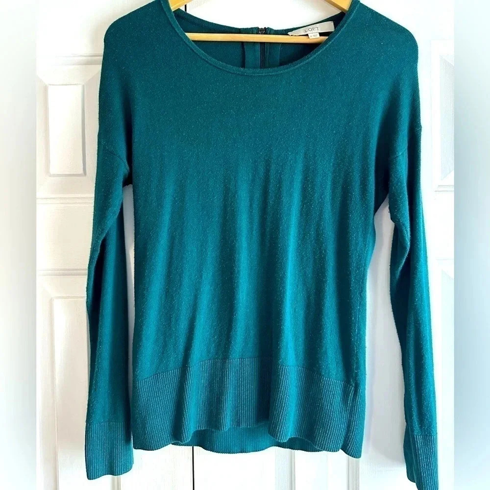 Loft crewneck sweater. Size small
